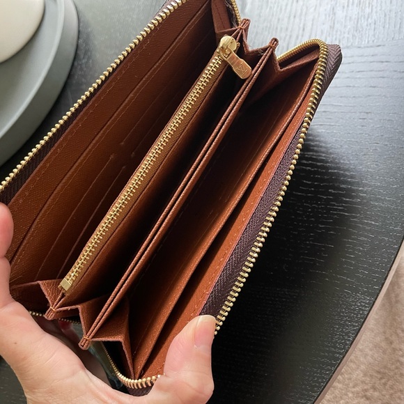 Wallet - Picture 2 of 4